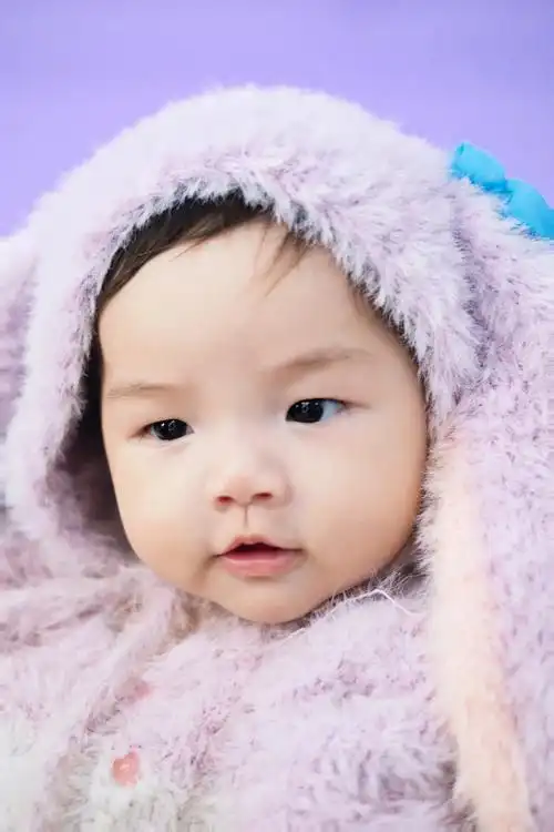 救命啊,她怎么那么可爱99 #治愈系笑容 #宝宝百天照 #这 - 抖音