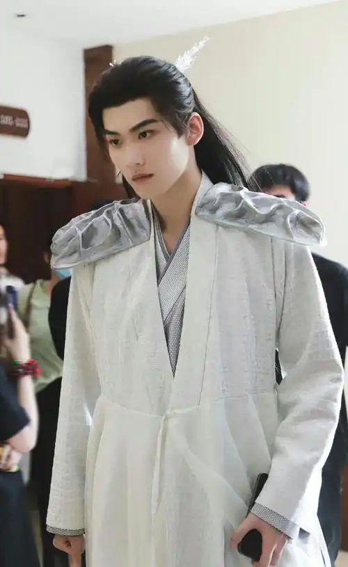 周柯宇的古装造型是什么水平,如果出演古偶有"红"的潜质吗?