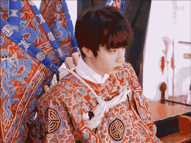 时代少年团戏服造型