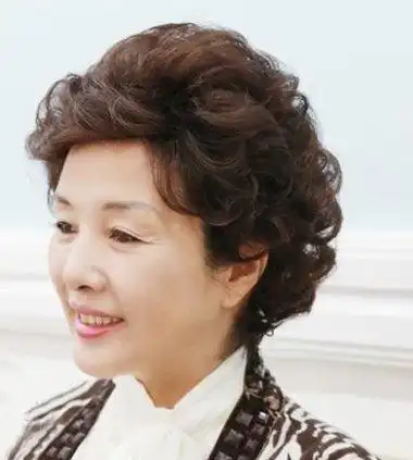 满头烫什么卷发好看 老式满头烫发图片