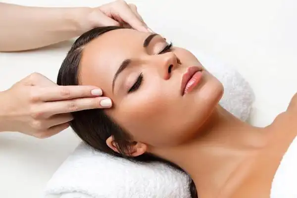 美容师都在用的脸部穴位按摩手法,你确定不进来学学?