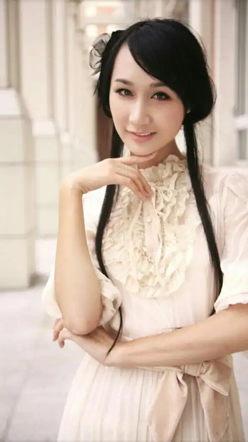 雷佳音老婆演员翟煦飞又帅又美还是大长腿