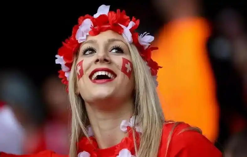 最后一轮,瑞士只要战平哥斯达黎加,就能稳稳拿到出线资格,可以说瑞士