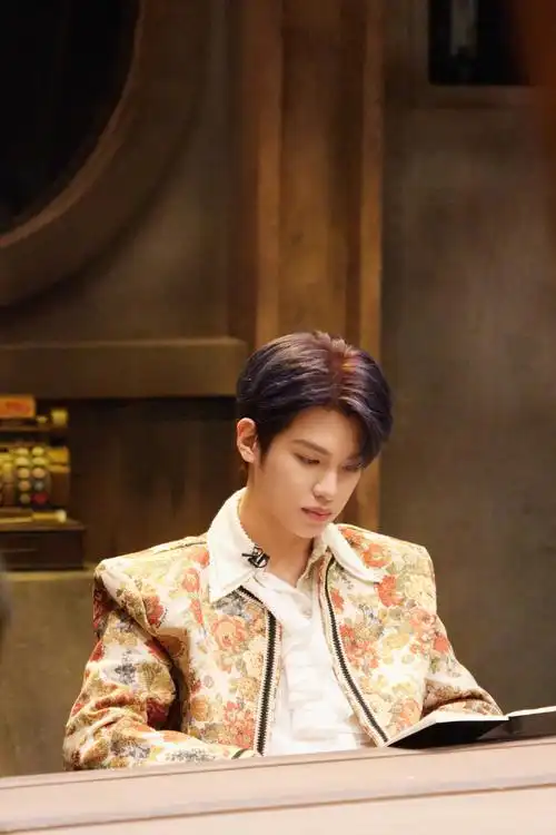 黄明昊大侦探高清剧照##黄明昊花外套