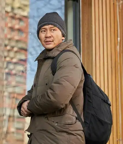 李晨加入最美表演胡子拉碴造型沧桑网友每条皱纹都在演戏