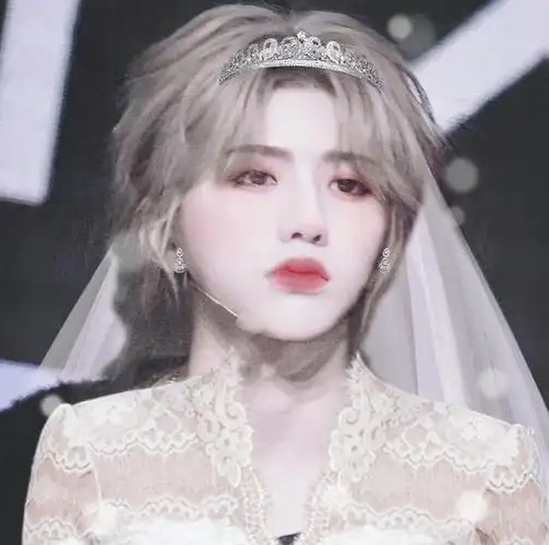 npc女装,朱正廷清新可人,林彦俊娇媚,到蔡徐坤:好美的新娘!