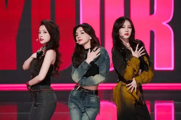 《浪姐》们登场,而且还是几代浪姐们同台,其中就有金晨,李斯丹妮,ella