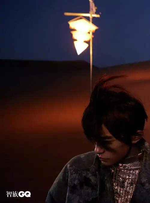 易烊千玺gq杂志##易烊千玺智族gq四字封面