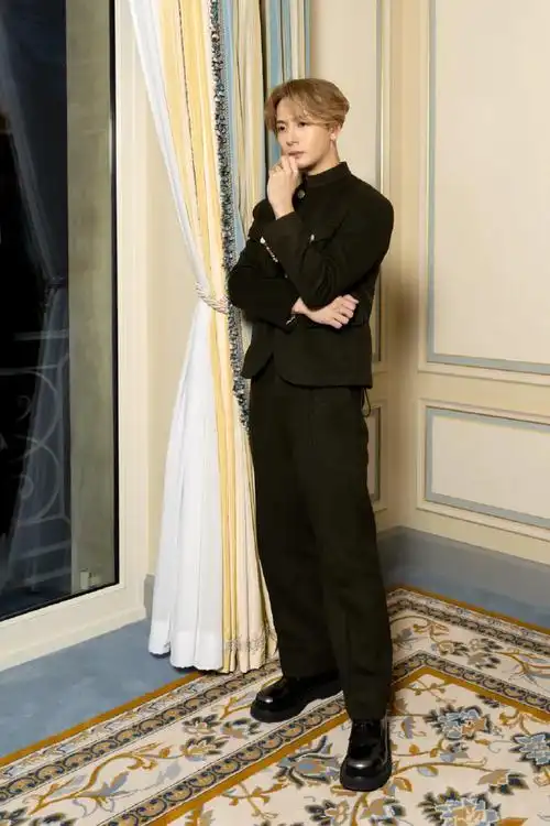 王嘉尔卡地亚全球品牌大使