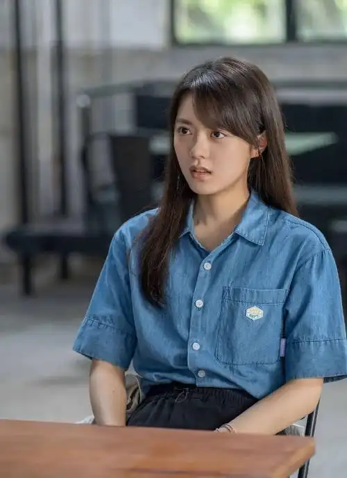 赵今麦新剧打卡开端同款公交车##赵今麦演的殷果不敢一个人坐公交的