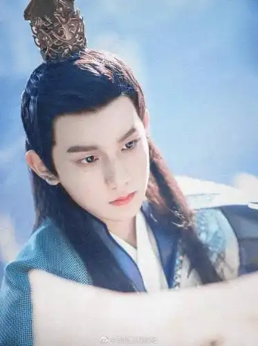 古装小王子王源帅气来袭,轻松驾驭迷人十足