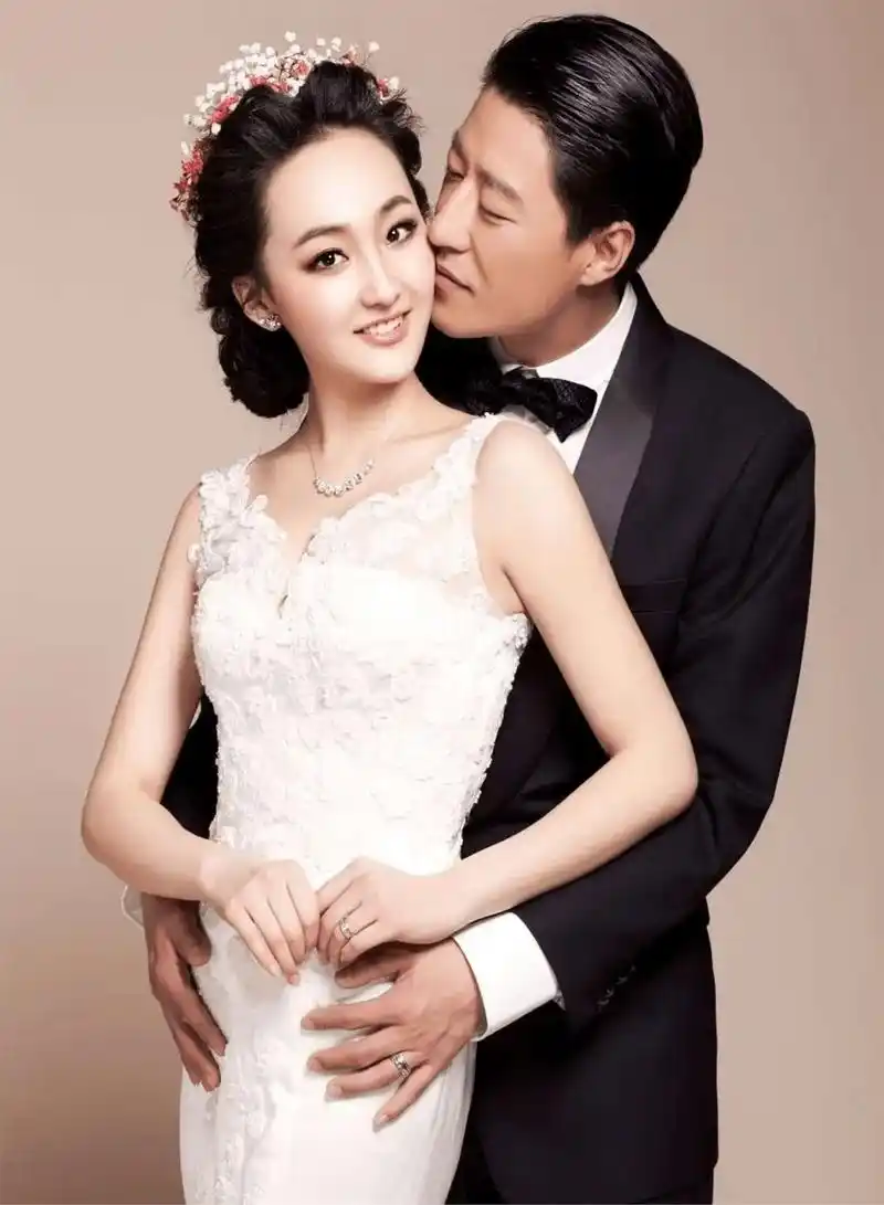 于震,被前妻方柏霓怒骂家暴男,为什么还被二婚媳妇辛月当成宝?