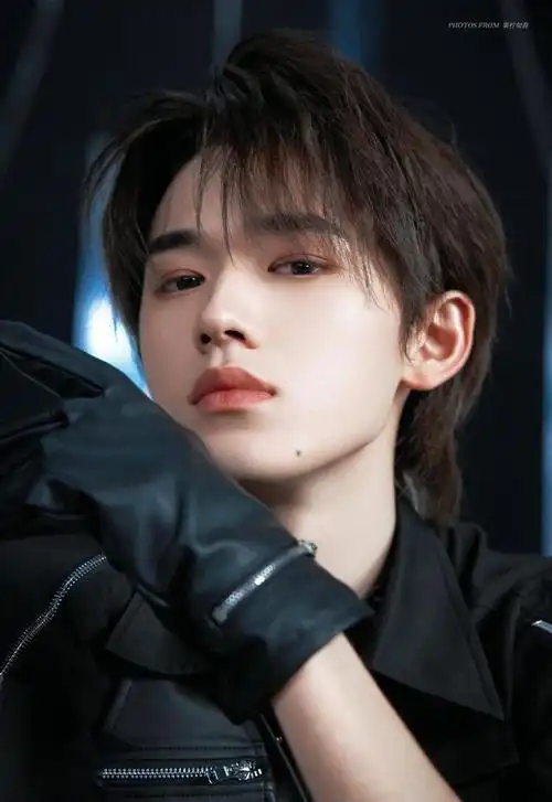 240206时代少年团宋亚轩王者荣耀直播首秀粉丝期待值爆棚