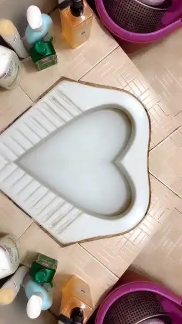 为了证明喜欢我,老公把马桶都做成了心形,这样拉屎就不会臭吗?