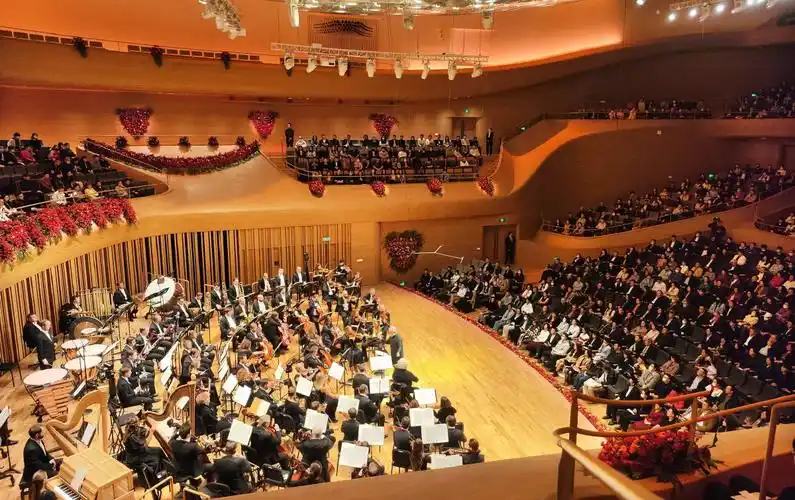 大运河畔,北京艺术中心上演音乐会.(资料图)记者 常鸣/摄