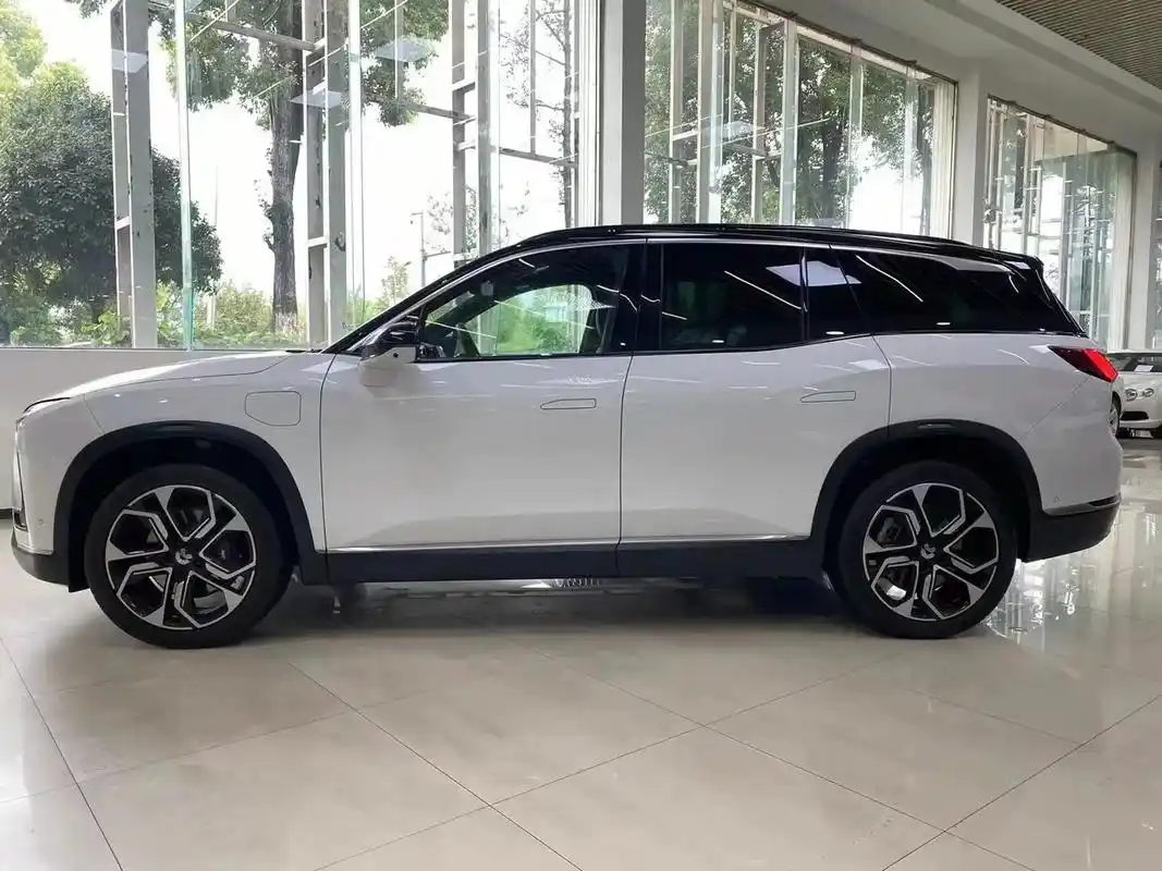 【品牌车型】蔚来es8签名版7座 - 抖音