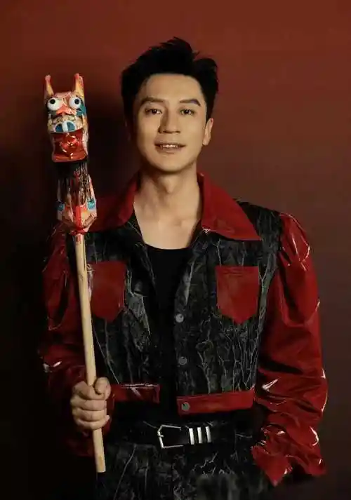 奔跑吧发布会:明星闪耀红毯,惊艳瞬间分享_魅力_红色_李晨