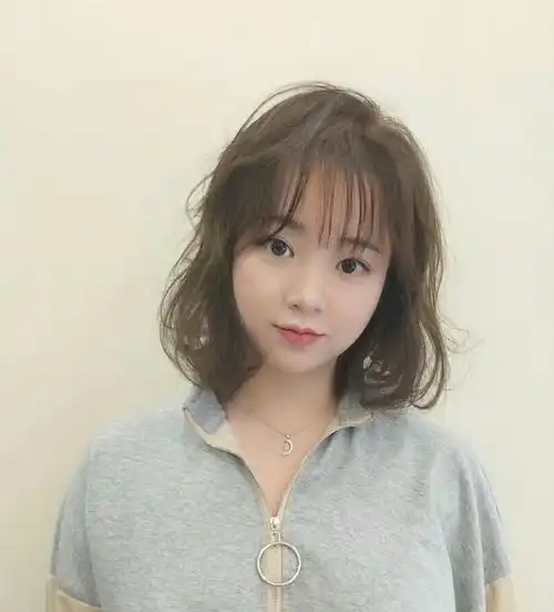 冬季超火的中长发发型推荐30款