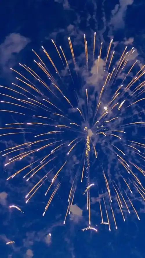 壁纸蓝色治愈系愿你熬得过万丈孤独藏得下星辰大海