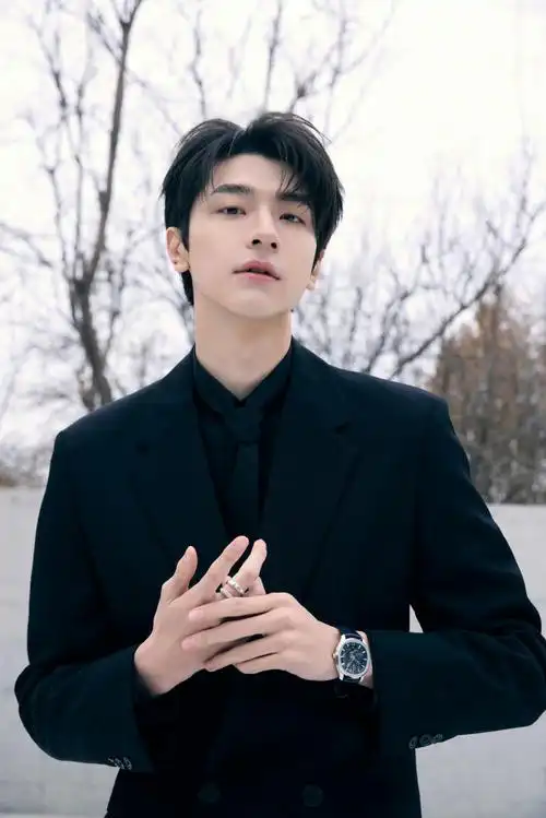 林一超话20240113「@我是林一同学#微博之夜#」妆:天佑@cmbyncmbyn