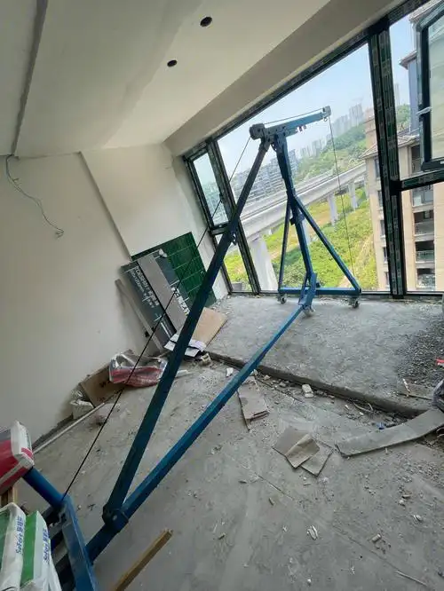 坐标重庆装修窗户安装现场
