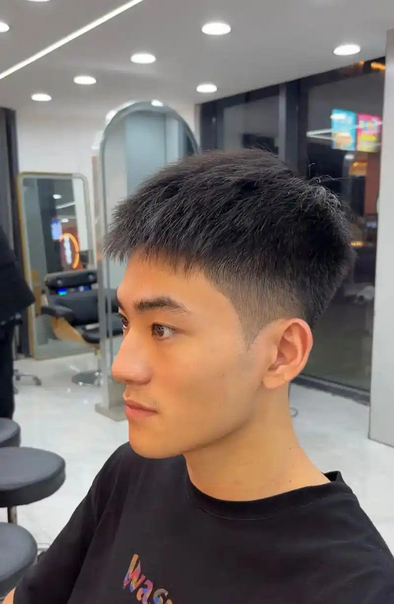 男生干净清爽短发凌乱抓刺干净清爽短发,凌乱前刺盛盛都可以尝试 - 抖