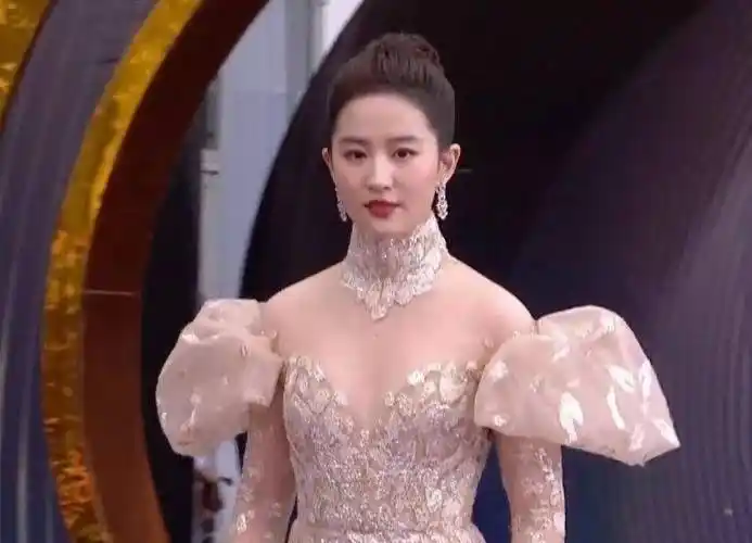 刘亦菲胖到谁尴尬?_身材_减肥_瘦子