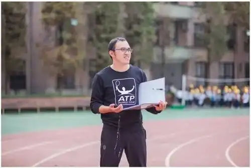 我只是一名普通的体育老师