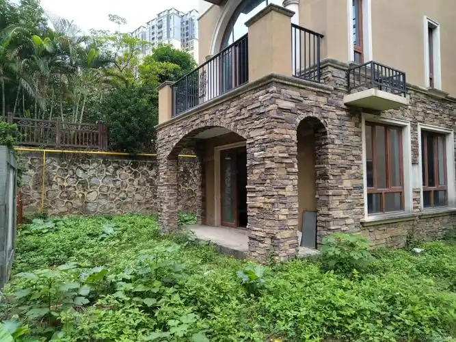 新世纪颐龙湾别墅超大花园实用超800平急出手