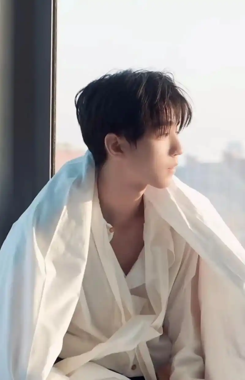 王俊凯壁纸独一无二的神仙颜值真的是能抗能打