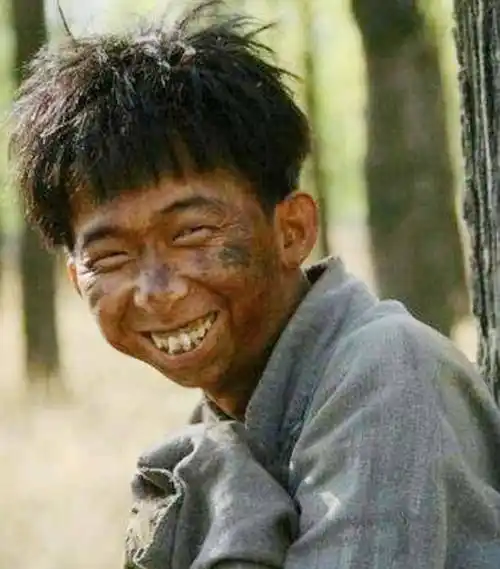 原创内地4位深藏不露的男丑星没钱没颜凭啥能娶漂亮媳妇