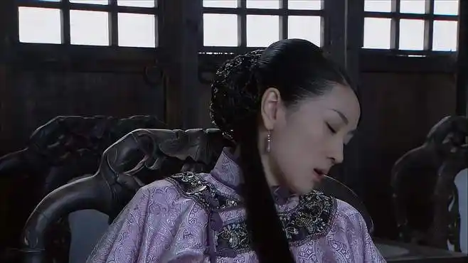 围屋里的桃花:夏禾太年轻,县长偷偷在酒里动手脚,让夏禾动不了