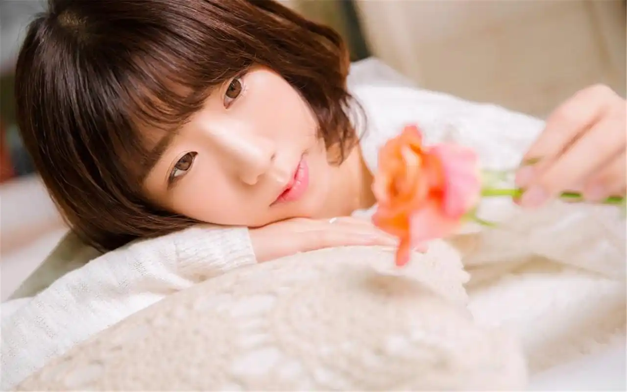 可爱短发妹子文艺清新唯美写真桌面壁纸图片