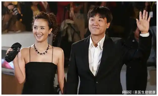 对此何冰也经常感觉亏欠妻子,以至于他后来感慨道不仅如此,李海洋甚至