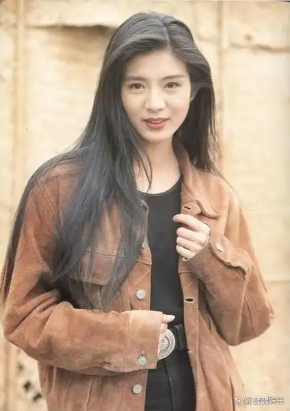 昔日女神周慧敏,被吴君如骂集邮女,嫁风流丈夫,57岁