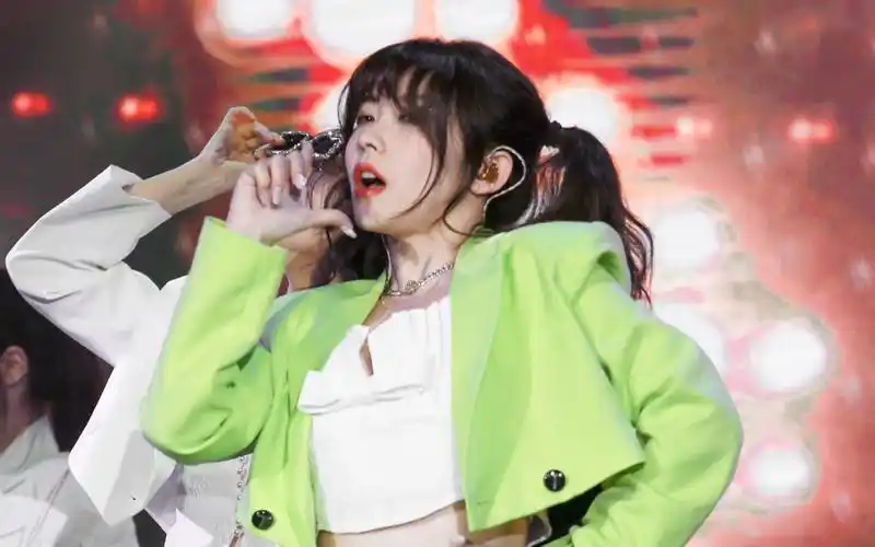 【赖美云】变装舞蹈 竖版直拍