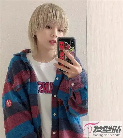 鲻鱼头发型女生短发前短后长太时尚吸睛