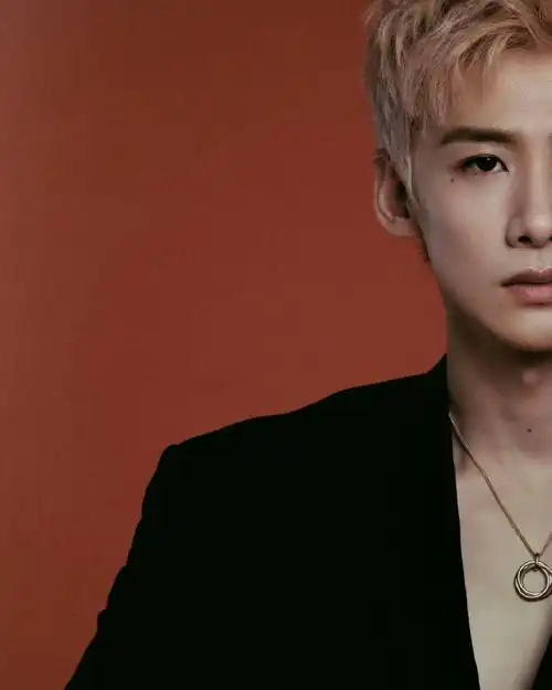 白敬亭|卡地亚trinity 100 主题派对    cartier 品牌大使白敬亭浅粉