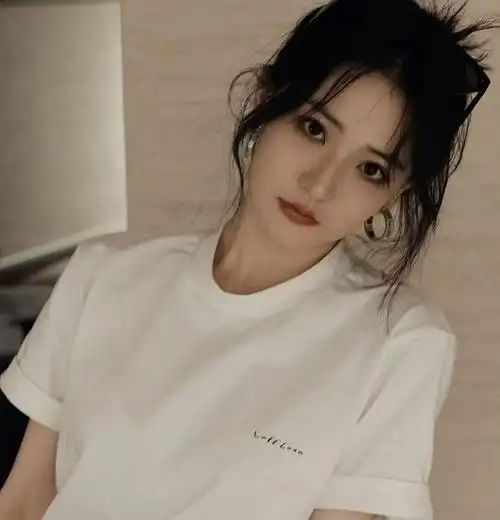 杨幂再次养小鬼汪小菲公开大s出轨证据王琦逼沈腾复婚安琦造黄谣霸凌