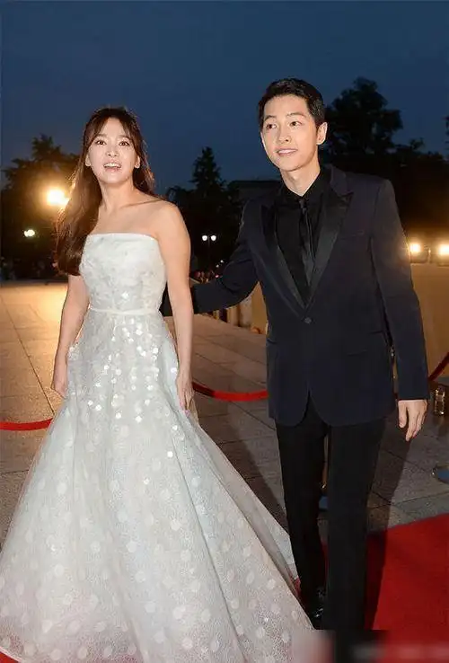 太好听了汪苏泷和花泽香菜对唱有点甜简直让人听醉了