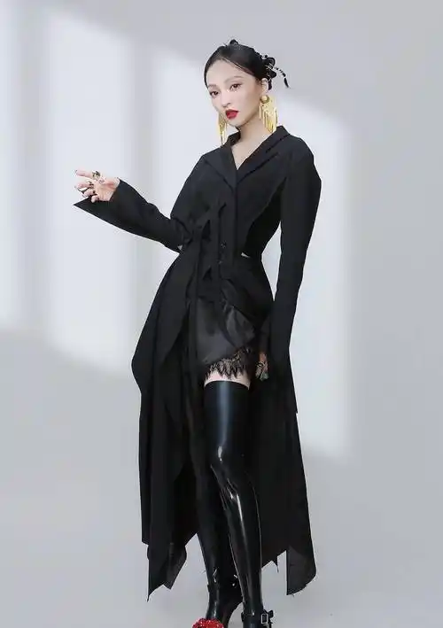 原创张韶涵穿搭耍心机为掩饰自己小个子劣势裙子特意选高腰款