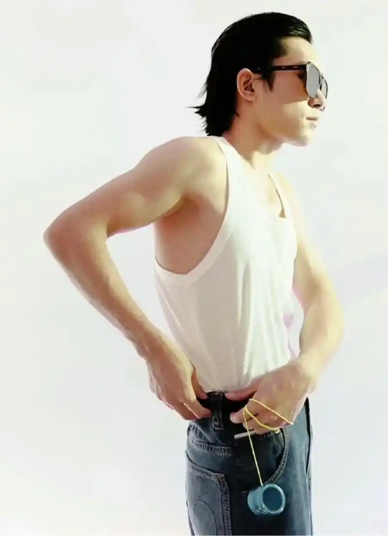 胡子腿毛:野蛮生长… 腋窝:你礼貌吗?#易烊千玺 #禁欲系 - 抖音