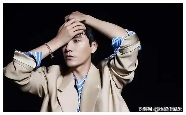 陈坤的儿子已成年,长得越来越远母亲,像谁可以认得出吗?