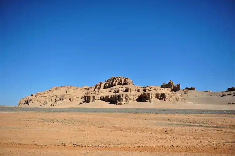 新疆无人区罗布泊(黎明:摄影作品二)