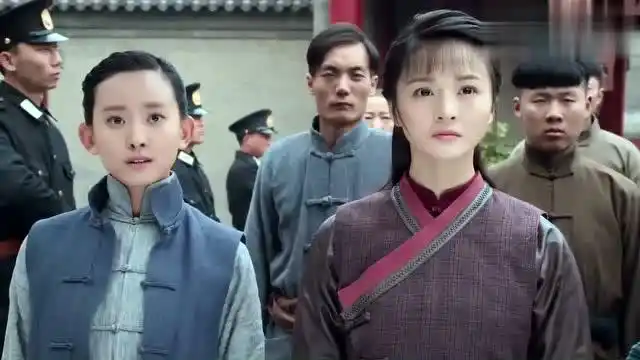 娘道:高柴火垛子让盼娣招娣去军营当护士,盼娣不乐意了