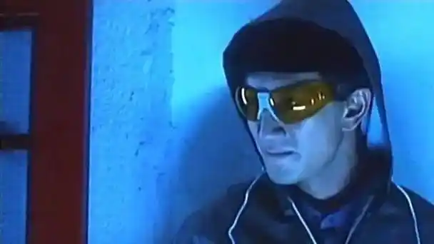 29年前的邪典片,吴启华变态巅峰,尺度大胆生猛,录像厅时代的阴影_腾讯