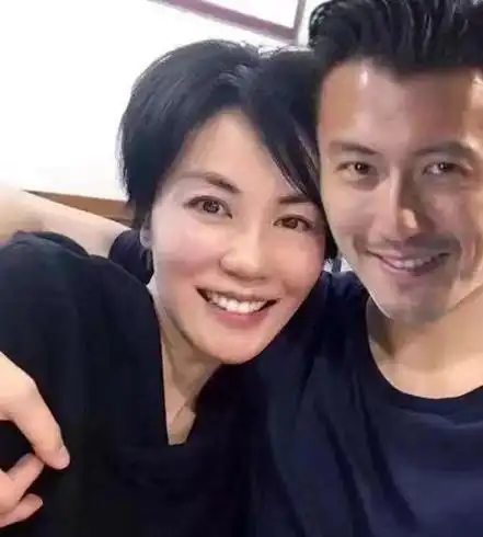李威龙王菲结婚李威龙是王菲现任丈夫吗