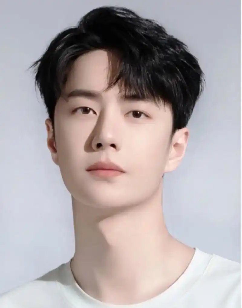 正面帅照#王一博 - 抖音