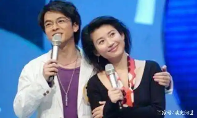 与丈夫离婚后仍收到一支他的郁金香央视王小丫的浪漫婚史