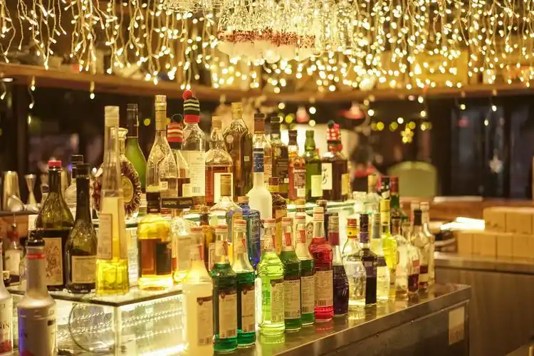 苏州市胡桃里音乐酒吧温馨室内图片